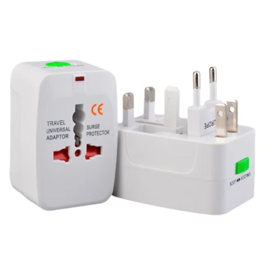 Adaptador y Enchufes Universal Con Diferentes Salidas de Corriente